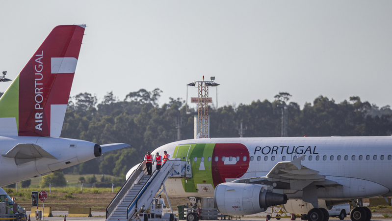Aviação em Portugal recupera mais depressa do que resto do mundo